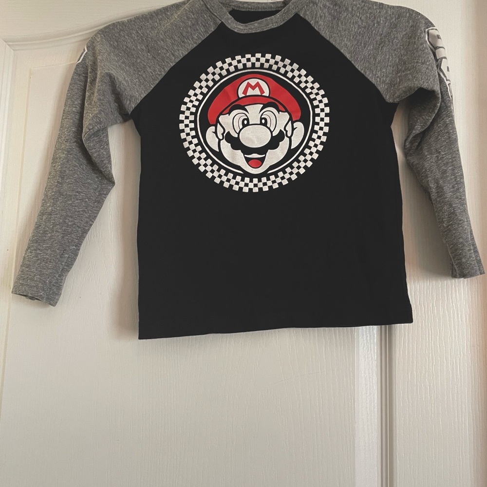 Boys xs super mario shirt